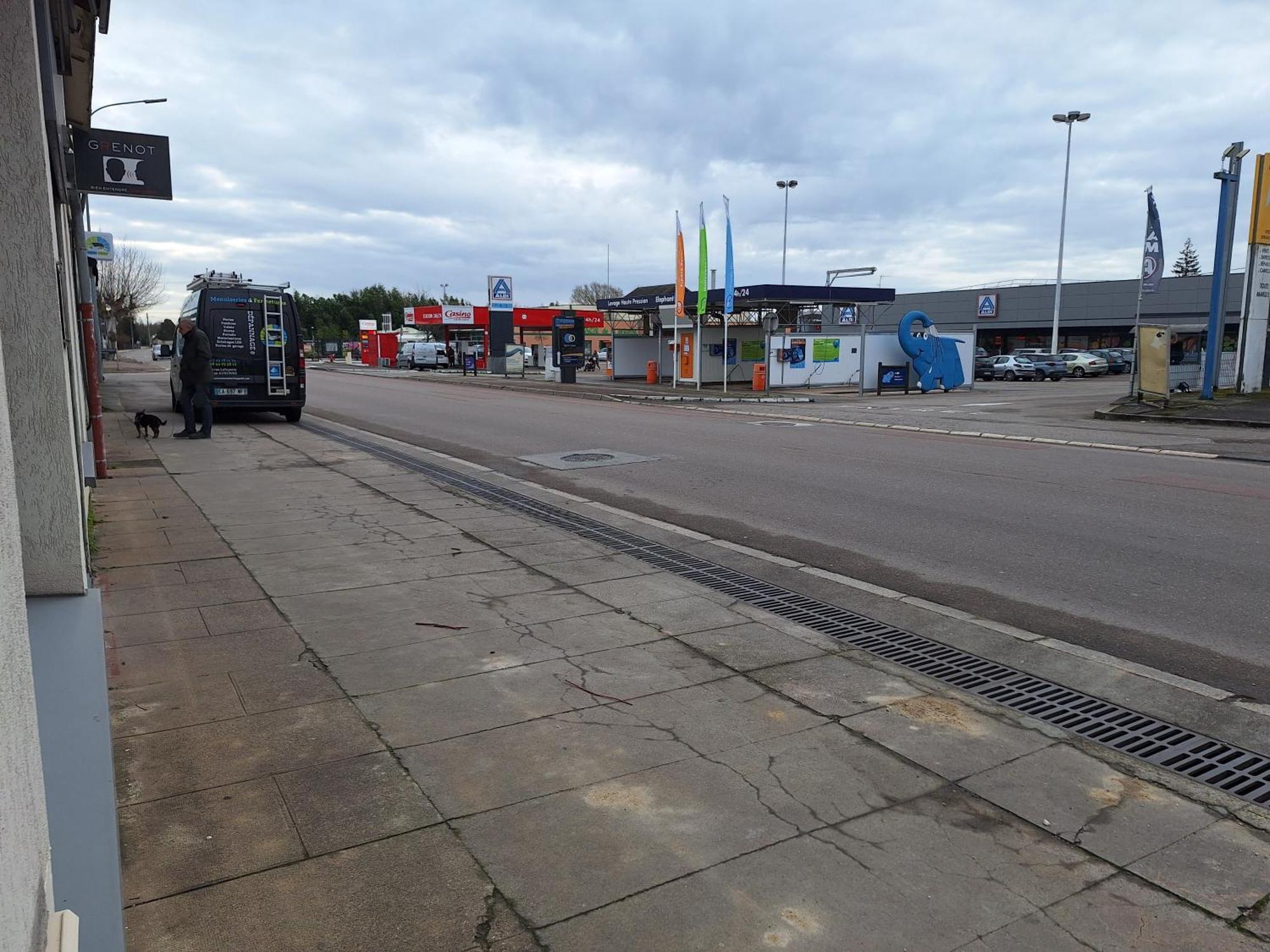 Le-Bon-Appart De Plain-Pied Avec Terrasse โอซอน ภายนอก รูปภาพ